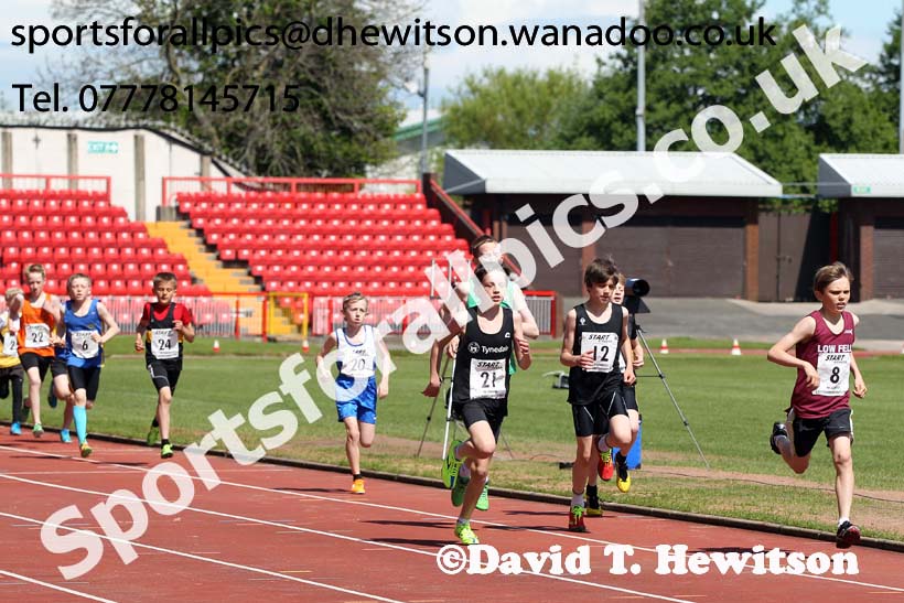 Under-13 boys 1500 metres at the North Eastern Championships, Gateshead International Stadium.  Photos: David T. Hewitson/Sports for All Pics